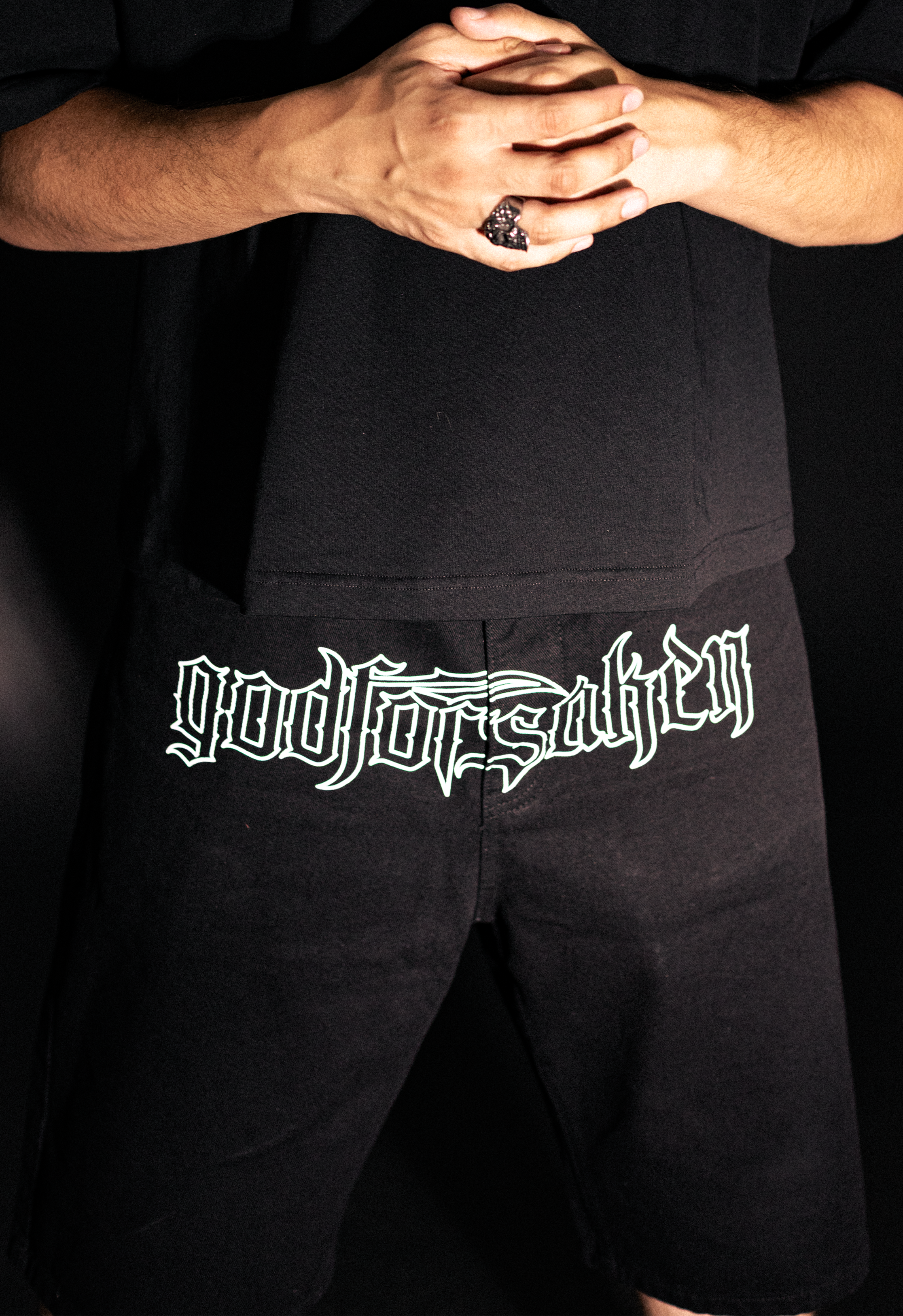 OBSIDIAN BLACK BAGGY LOGO JORTS
