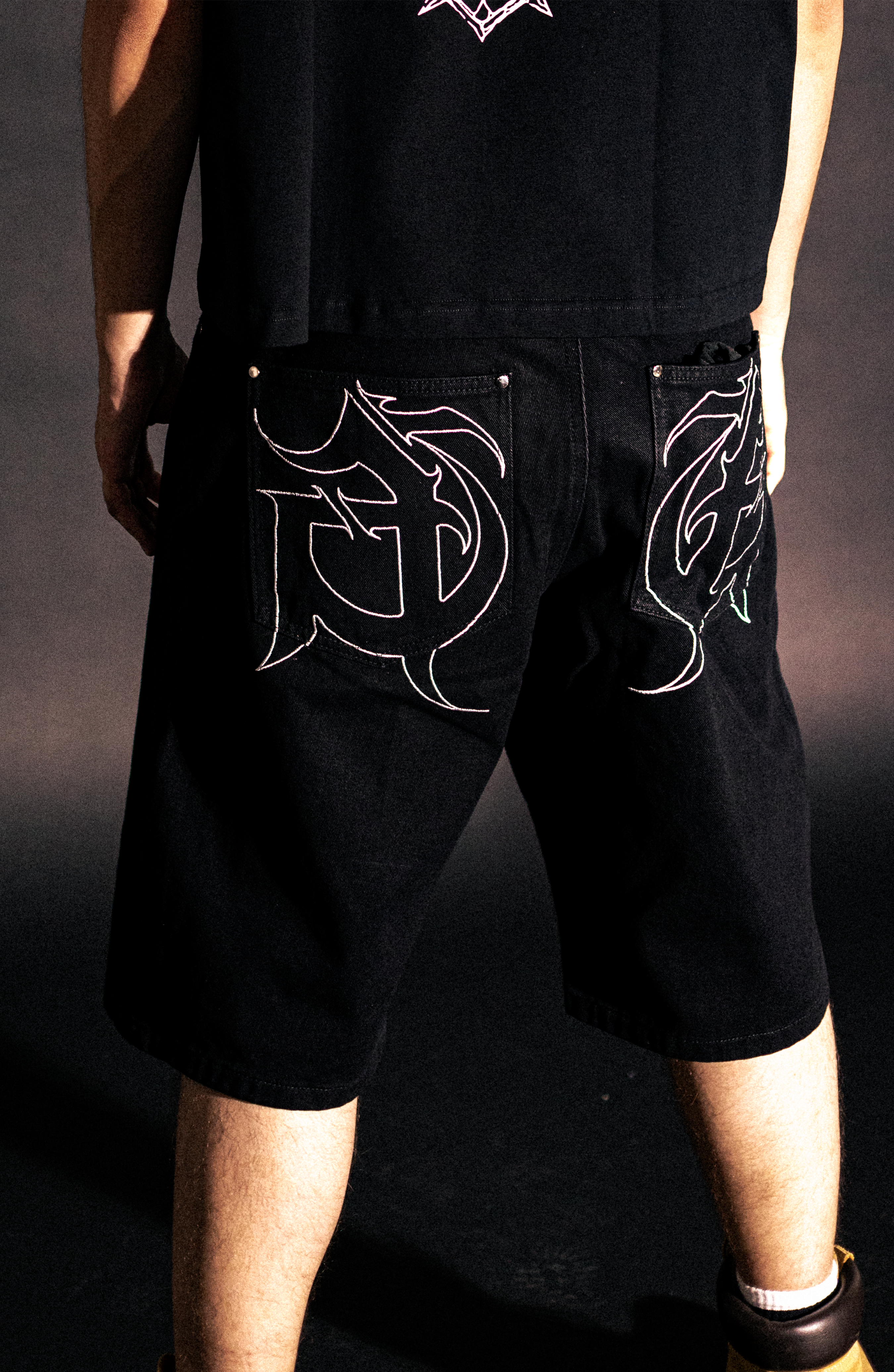 OBSIDIAN BLACK BAGGY LOGO JORTS